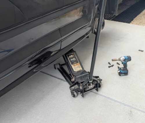 f25-tyrechange-202511-jackup2