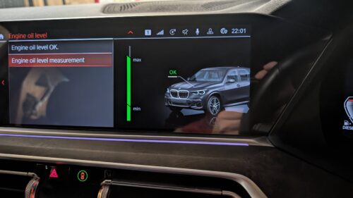 iDriveに「Engine oil level OK.」のグリーンバー表示