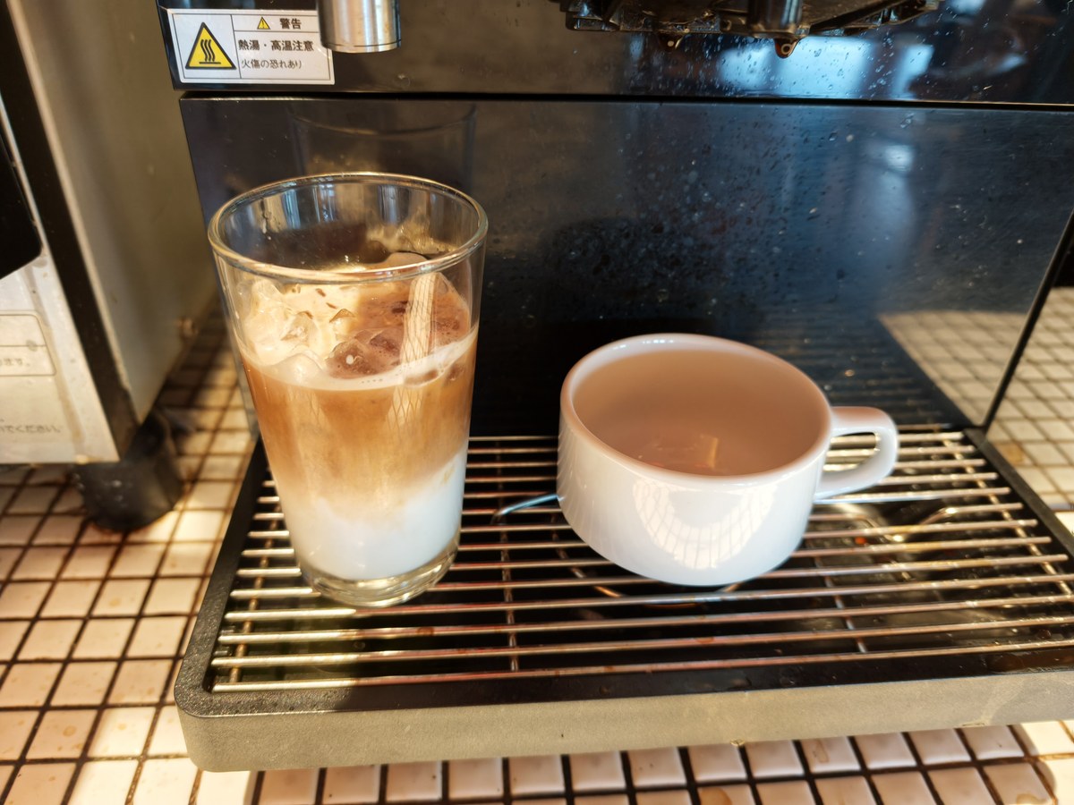 カフェラテとコーヒー