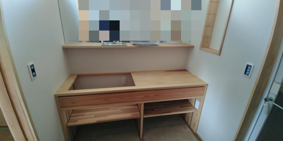 完成した造作洗面台