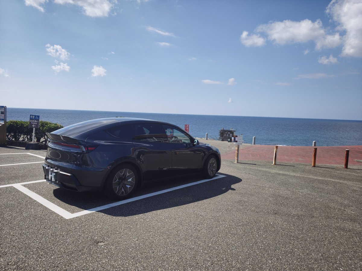 千畳敷の駐車場に停めたモデルYL