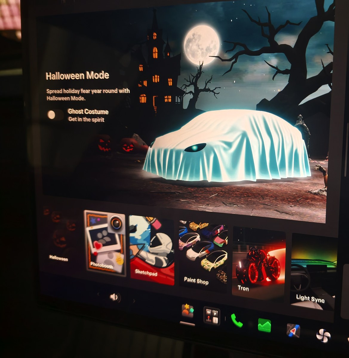 車内画面のハロウィンモード設定